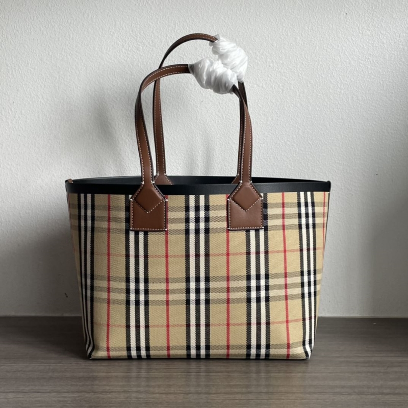 B**rry shopping bags